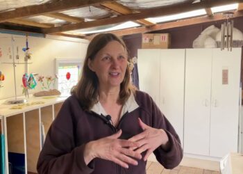 Meander Valley maker Sandi Stening turns glass into living colour at Leadlight by Design