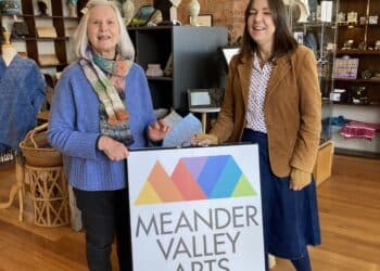 Sybilla Scott Smith and Deb Barton in the MVA gallery on Emu Bay Road