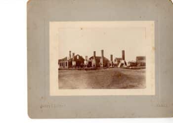 Burnt out buildings on the corner of King and William Streets, January 1902.